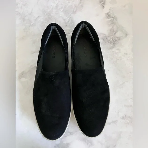 VINCE Warren Black Suede  Slip-On Sneakers Size 8.5 - Picture 2 of 11